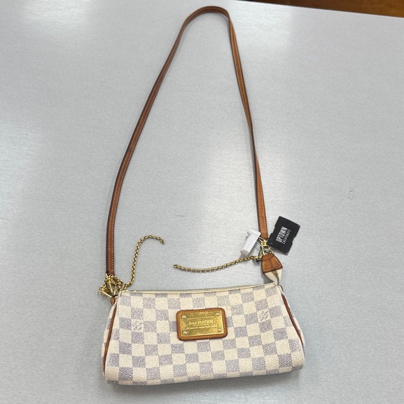 LOUIS VUITTON Crossbody Bag - Picture 1 of 14